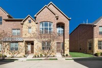 Building Photo - 2761 Troutt Dr