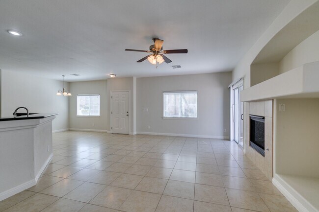 Building Photo - Great townhome in Henderson Gated Community with a 2 car attached garage and backyard