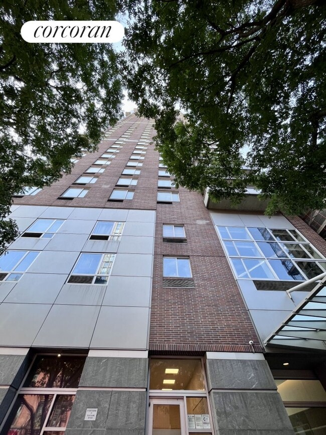 Building Photo - 356 E 88th St