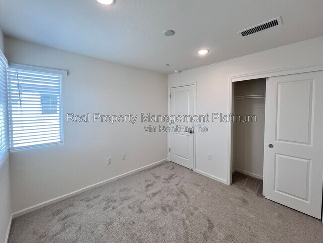 Building Photo - 1491 Vintage Ln