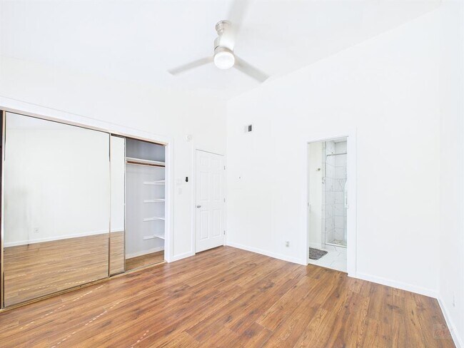 Building Photo - 2216 San Gabriel St