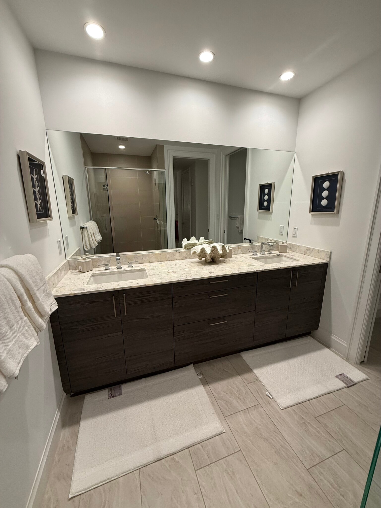 Master Bath - 1111 Central Ave