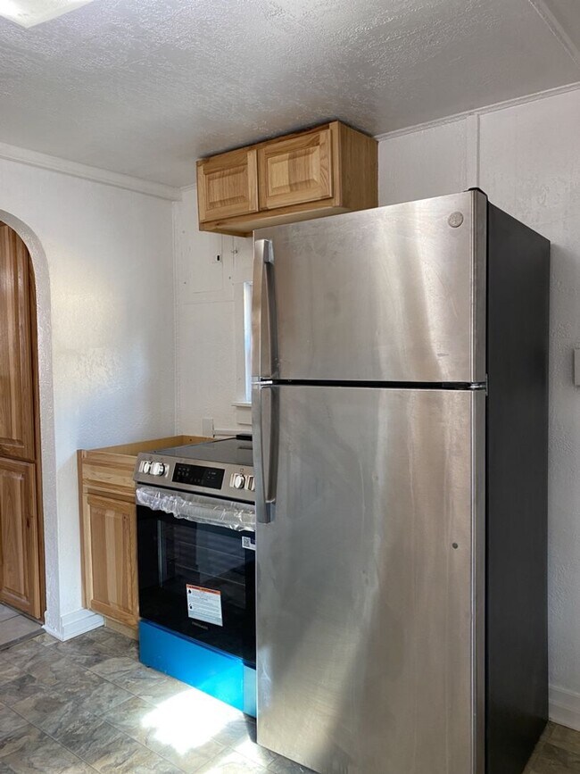 Building Photo - 1127 W Mulberry St