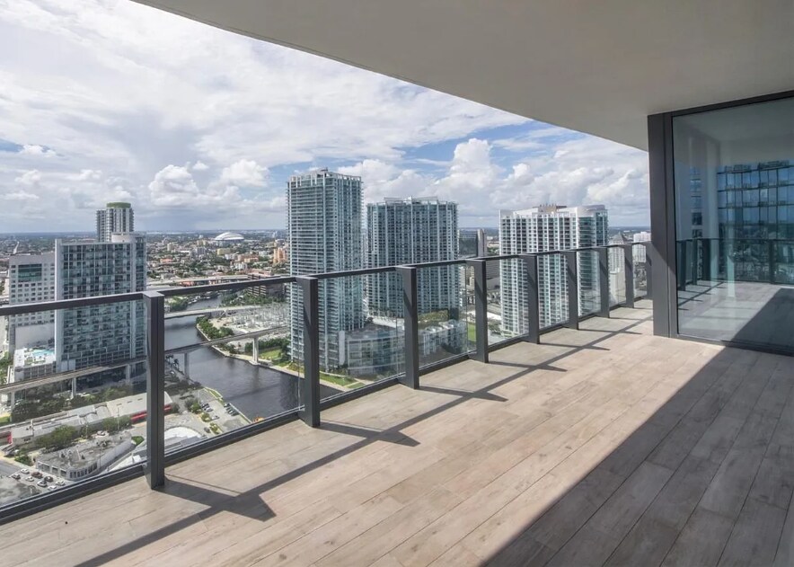 Building Photo - 68 SE 6th St