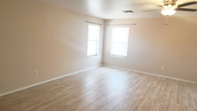 Building Photo - 4 bedroom in Chandler