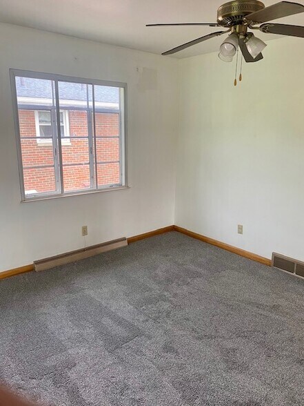 Building Photo - 1713 Shatto Ave