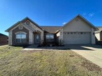 Building Photo - Nice 3 Bed 2 Bath house in new housing division off Northridge Drive