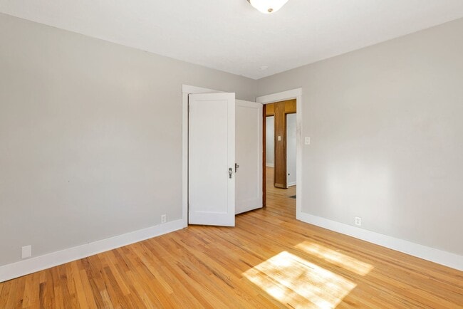 Building Photo - Charming 3 Bedroom Bungalow in West Valley