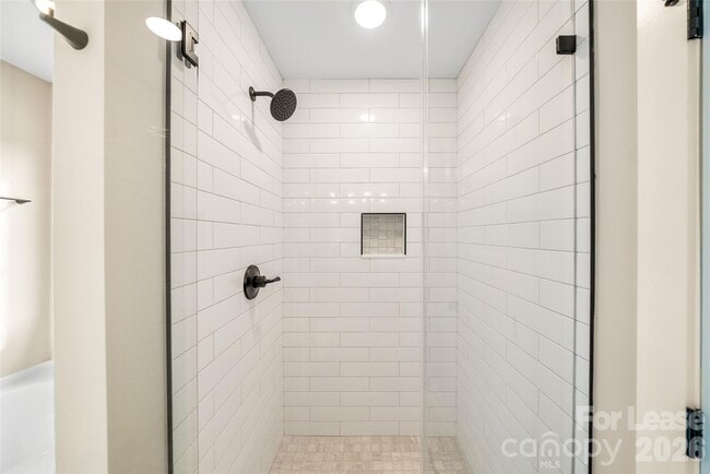 Building Photo - 818 N Rocky River Rd