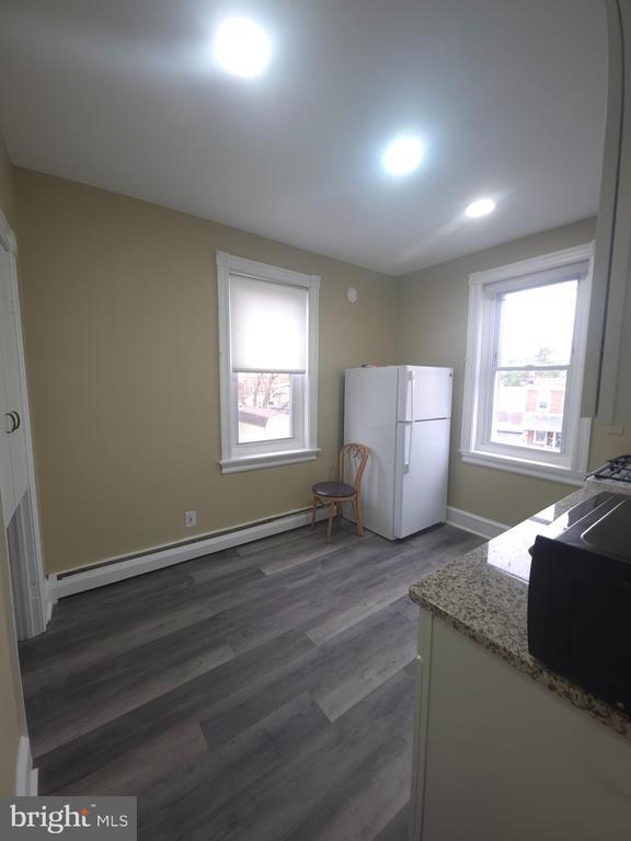 Building Photo - 320 Darby Rd