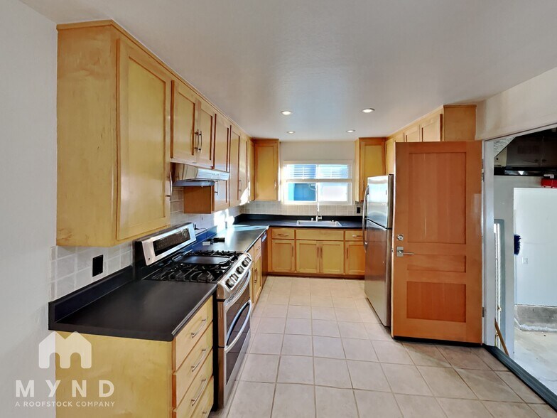 Building Photo - 2522 Buena Vista Ave