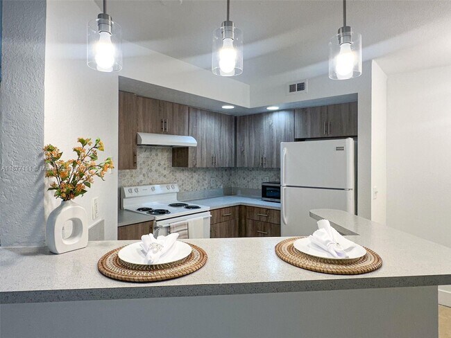 Building Photo - 12840 Vista Isles Dr
