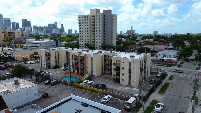 Building Photo - 1051 SW 1st St