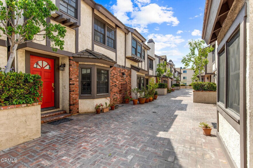 Front of Condo - 11940 Weddington St