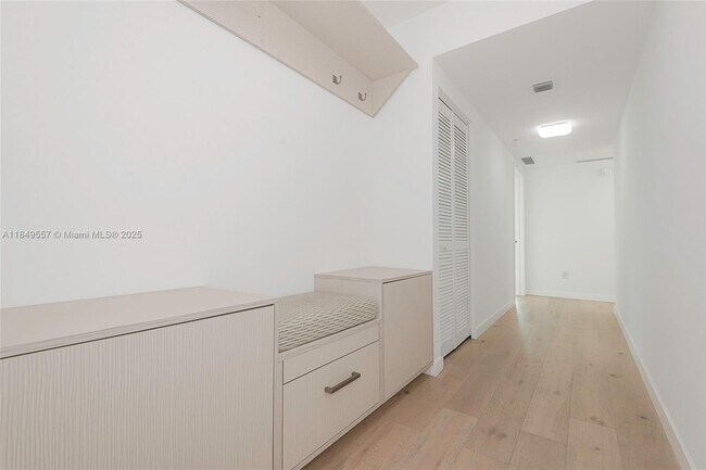 Building Photo - 400 Sunny Isles Blvd