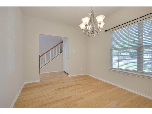 Building Photo - 5709 Pecanwood Ln