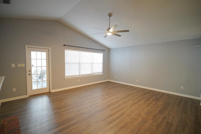 Building Photo - 731 Ty Ty Rd