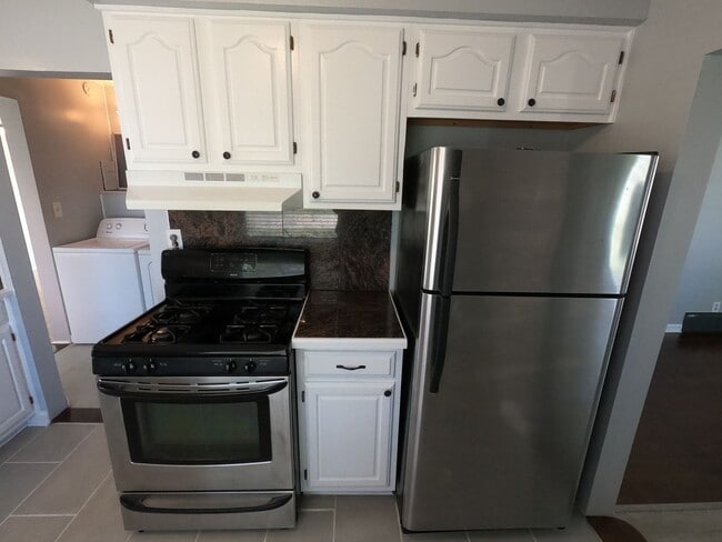 Building Photo - 4 Bed 2 Bath Farmington Hills home for lease