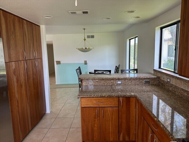 Building Photo - 97 Don Quixote Dr