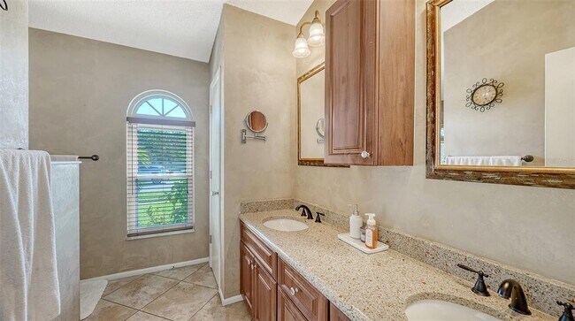 Building Photo - 2246 Cork Oak St W