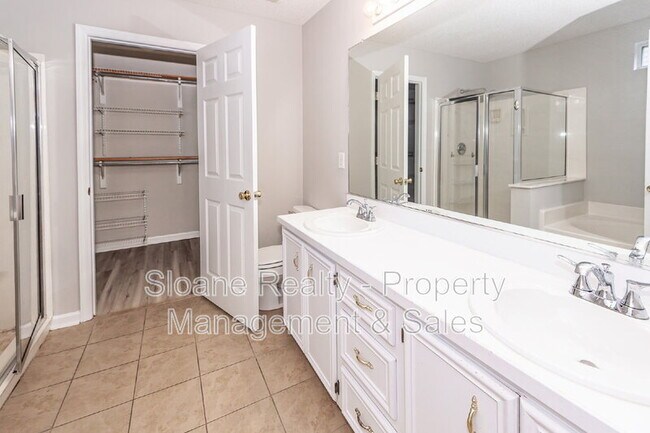 Building Photo - 458 Planters Trace Dr