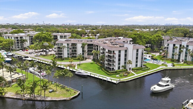 Building Photo - 1301 River Reach Dr