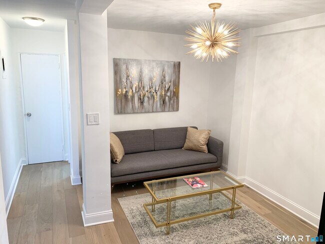 Building Photo - 700 Summer St