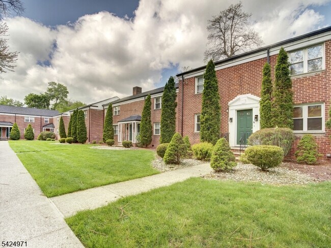 Building Photo - 138 Lincoln St