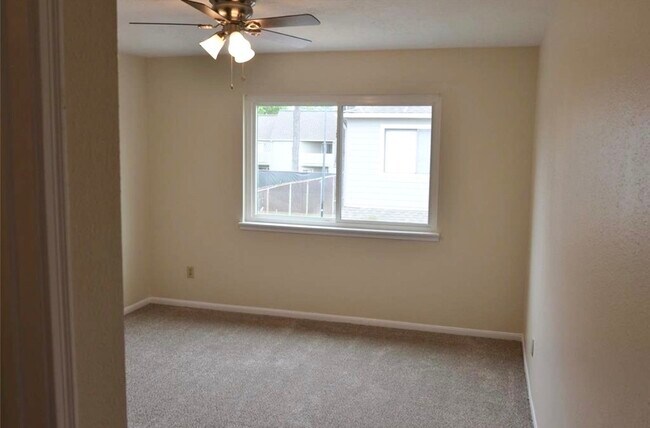 Building Photo - 2379 Briarwest Blvd