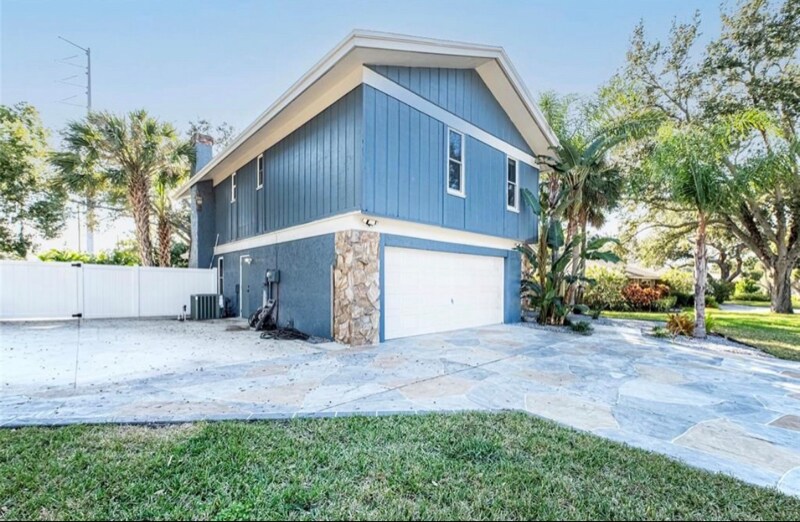 Building Photo - 1599 Brae-Moor Ln