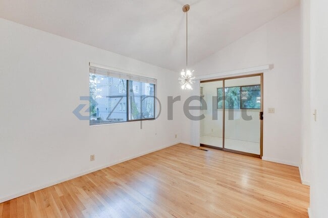 Building Photo - 1614 NE 199th Ct