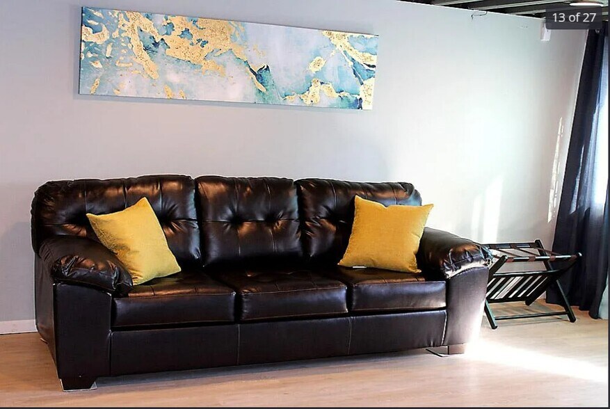 Building Photo - 520 Washington St