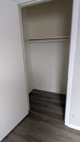 Building Photo - 956 S 1100 W