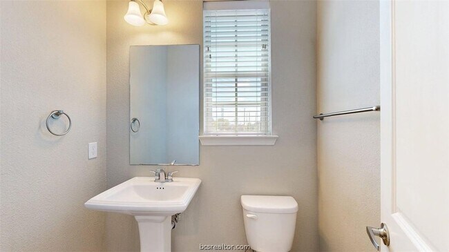 Building Photo - 2001 Harvey Mitchell Pkwy S