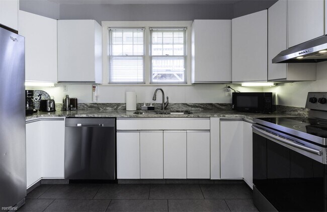 Building Photo - 2 br, 2.5 bath Duplex - 318 27th Street Sa...