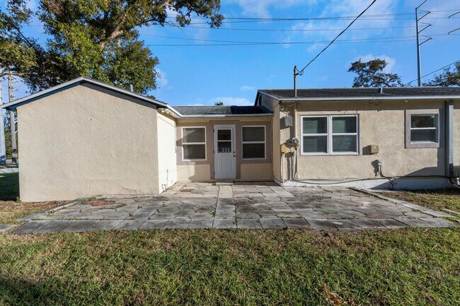 Building Photo - 5148 Tampa Bay Growth Fund 2 LLC