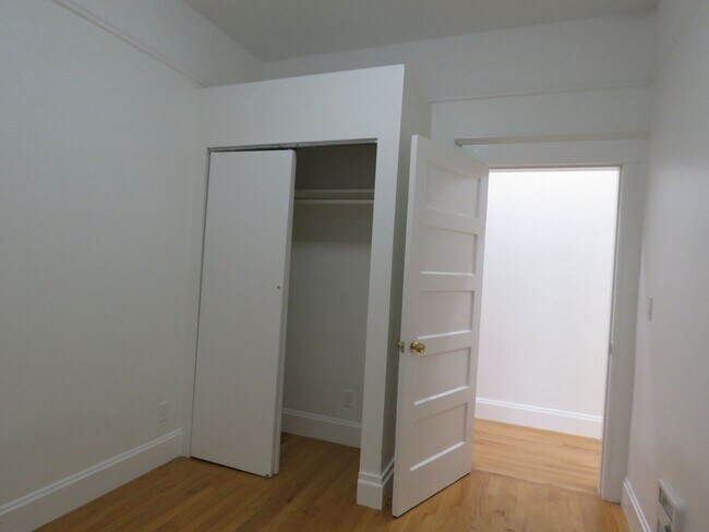Building Photo - 162HHH