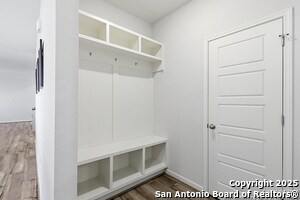 Building Photo - 1308 Lydian Broom