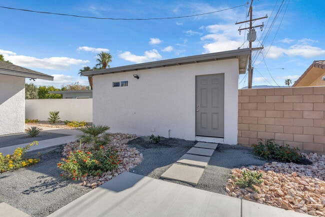 Building Photo - 44635 San Carlos Ave