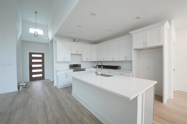 Building Photo - 48 Acacia Dr