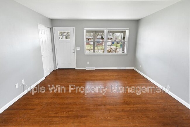 Building Photo - 2041 Northaire Ln