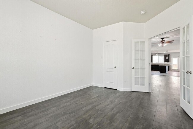 Building Photo - 9205 Benevolent Ct