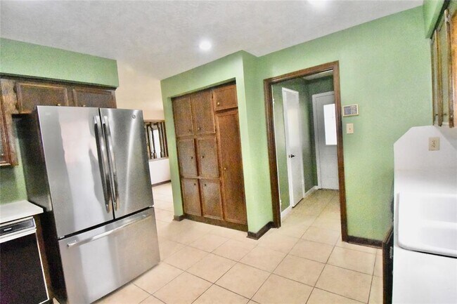 Building Photo - 2339 Walnut Ridge Dr