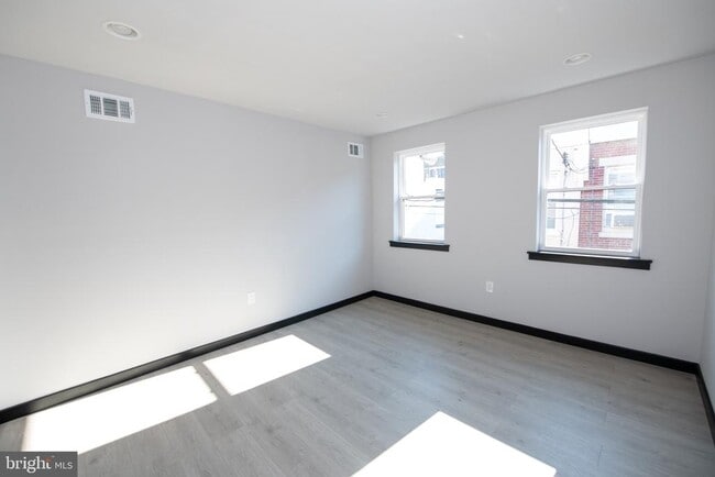 Building Photo - 1512 S Beulah St