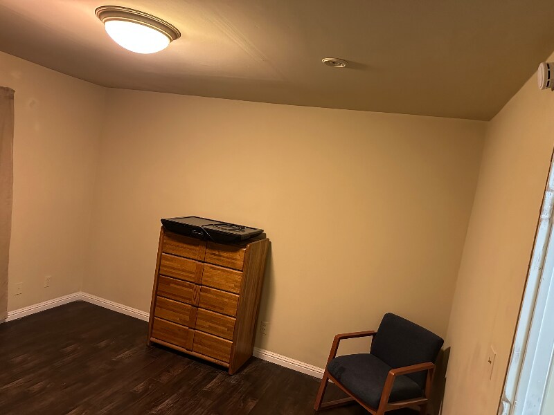 Building Photo - 5903 Bromley Ave