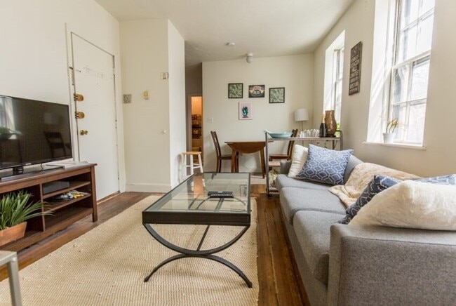 Building Photo - 11 Phillips St