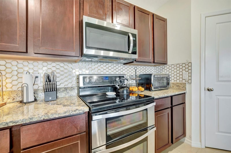 Building Photo - 16341 Little Garden Dr