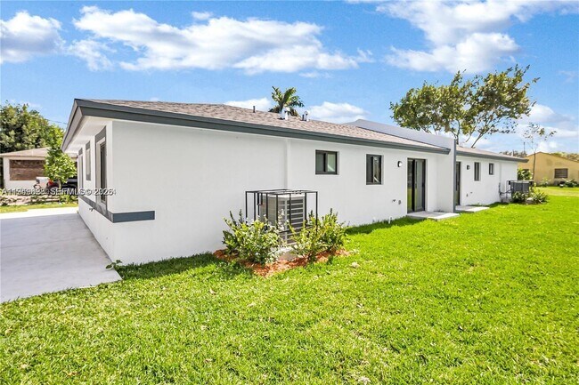 Building Photo - 673 NW 14th St