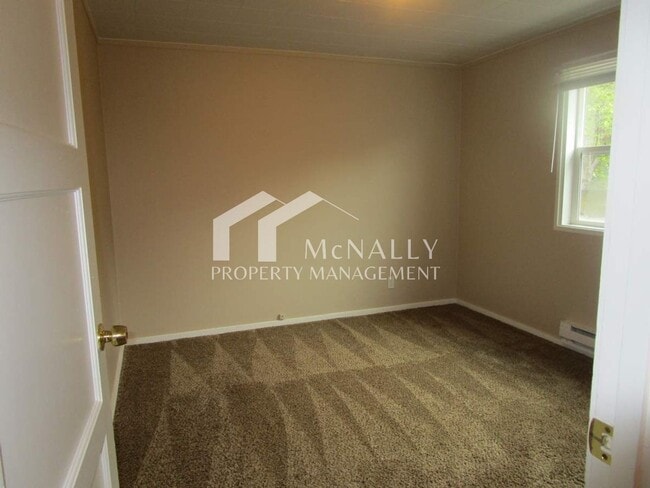 Building Photo - 2 Bedroom 1 Bathroom Townhome in Downtown Gig Harbor