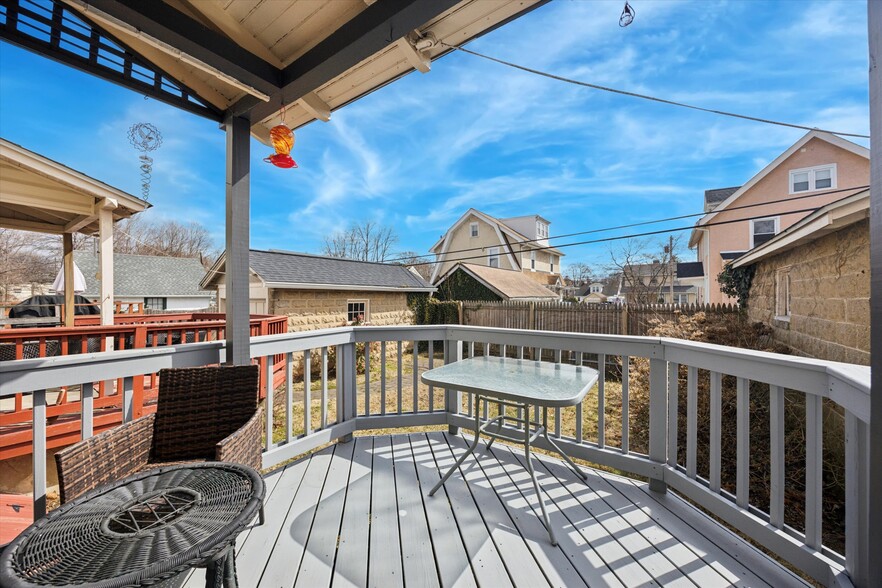 Back Deck - 4016 Sommers Ave